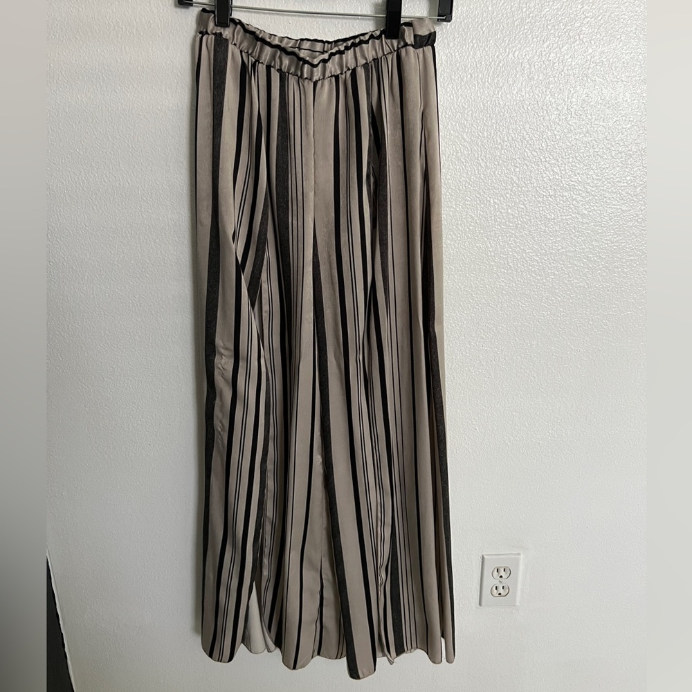 Striped Set - Picture 5 of 7